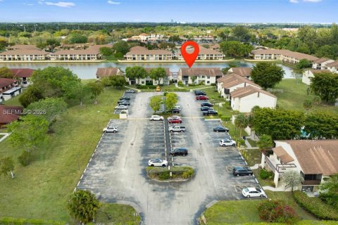 Copropriété à vendre à Miami Gardens, Floride: 2 chambres, 75.81 m2 № 2089201 - photo 30