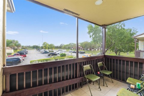 Copropriété à vendre à Miami Gardens, Floride: 2 chambres, 75.81 m2 № 2089201 - photo 13