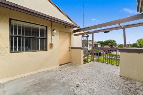 Copropriété à vendre à Miami Gardens, Floride: 2 chambres, 75.81 m2 № 2089201 - photo 2