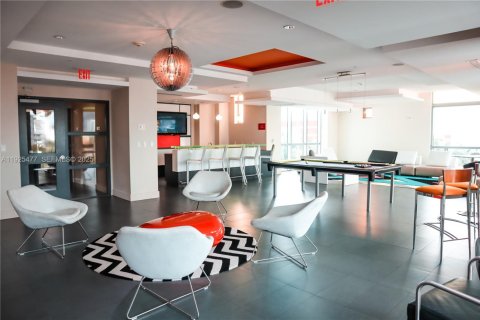 Condo in Miami, Florida, 1 bedroom  № 1984271 - photo 16
