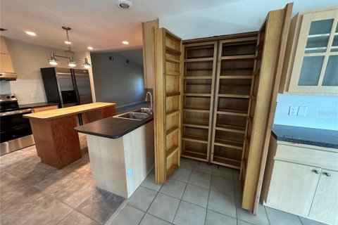 Купить виллу или дом в Порт-Шарлотт, Флорида 15 комнат, 265.05м2, № 1734540 - фото 8