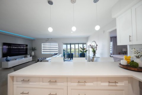 Copropriété à vendre à Hallandale Beach, Floride: 1 chambre, 78.97 m2 № 1472830 - photo 24