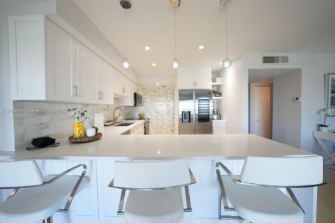 Copropriété à vendre à Hallandale Beach, Floride: 1 chambre, 78.97 m2 № 1472830 - photo 18