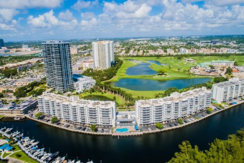 Copropriété à vendre à Hallandale Beach, Floride: 1 chambre, 78.97 m2 № 1472830 - photo 20