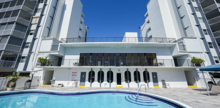 Condo à Hallandale Beach, Floride, 1 chambre  № 1472830
