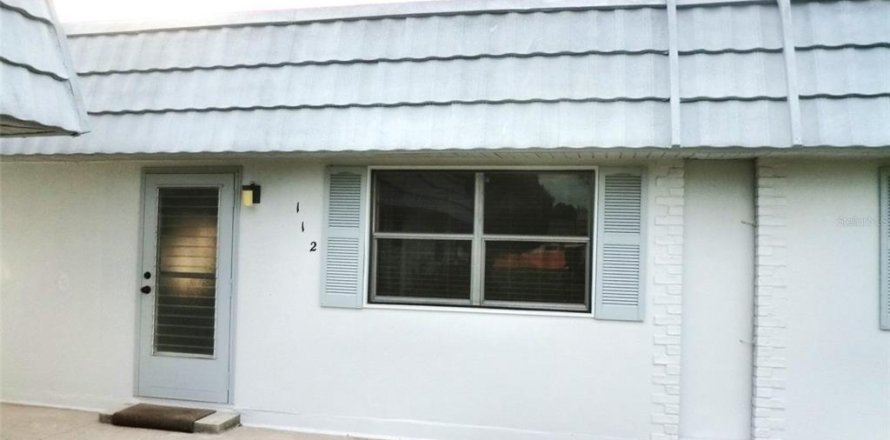 Condo in Sun City Center, Florida, 2 bedrooms  № 2277761