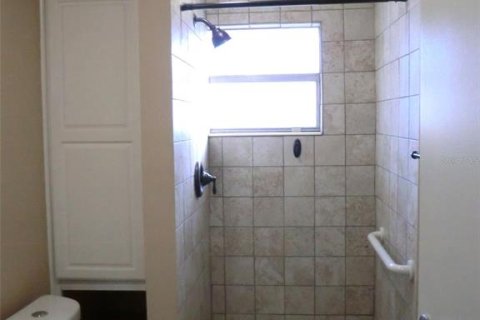 Condo in Sun City Center, Florida, 2 bedrooms  № 2277761 - photo 9