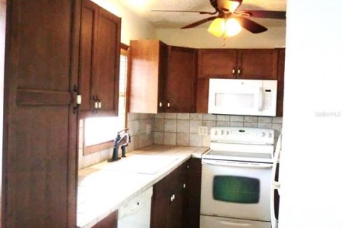 Condo in Sun City Center, Florida, 2 bedrooms  № 2277761 - photo 5