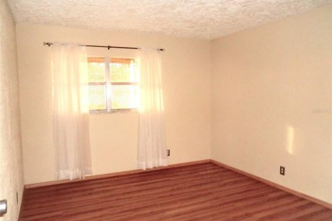 Condo in Sun City Center, Florida, 2 bedrooms  № 2277761 - photo 14