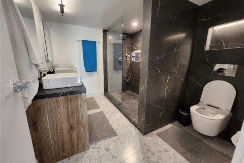 Condo in Miami Beach, Florida, 2 bedrooms № 1959294 - photo 7