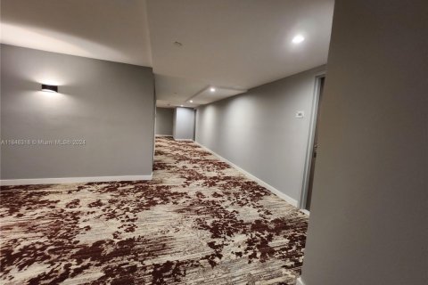 Condo in Miami Beach, Florida, 2 bedrooms № 1959294 - photo 2