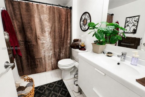 Condominio en alquiler en Hollywood, Florida, 2 dormitorios, 80.55 m2 № 2075972 - foto 6