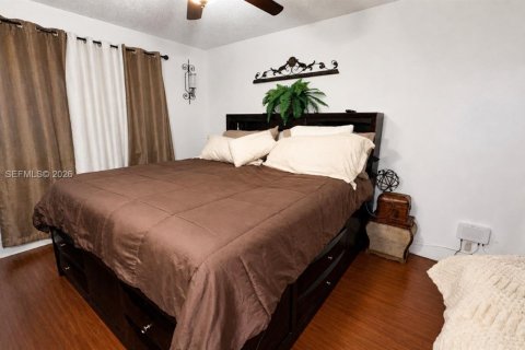 Condominio en alquiler en Hollywood, Florida, 2 dormitorios, 80.55 m2 № 2075972 - foto 5