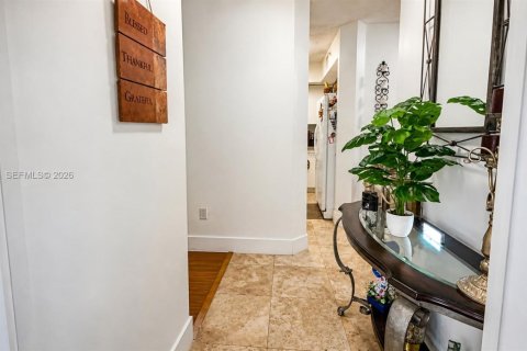 Condominio en alquiler en Hollywood, Florida, 2 dormitorios, 80.55 m2 № 2075972 - foto 9