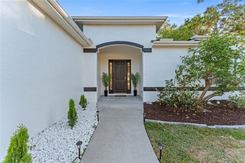 House in North Port, Florida 3 bedrooms, 128.21 sq.m. № 1586446 - photo 2