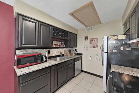 Propiedad comercial en venta en Indian Rocks Beach, Florida, 12 dormitorios, 423.26 m2 № 2128692 - foto 8