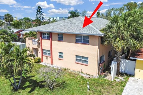 Propiedad comercial en venta en Indian Rocks Beach, Florida, 12 dormitorios, 423.26 m2 № 2128692 - foto 24