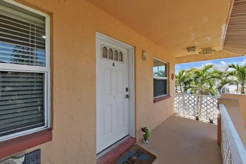 Propiedad comercial en venta en Indian Rocks Beach, Florida, 12 dormitorios, 423.26 m2 № 2128692 - foto 3