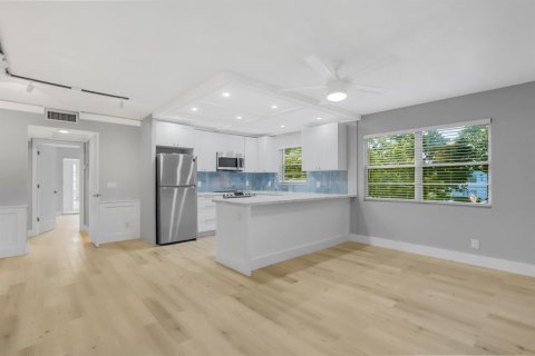 Condominio en Deerfield Beach, Florida, 1 dormitorio № 2146143