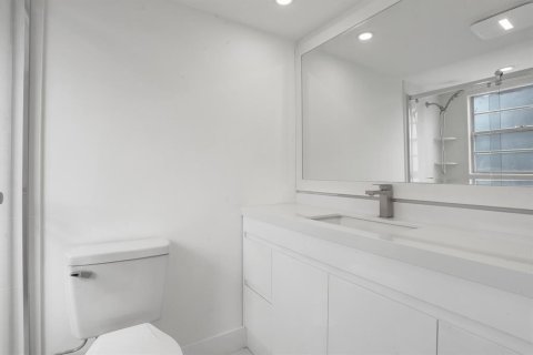 Купить кондоминиум в Дирфилд-Бич, Флорида 4 комнаты, 65.03м2, № 2146143 - фото 10