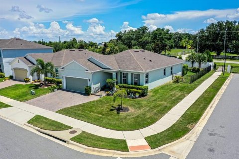 House in ESTATES AT LAKEVIEW PRESERVE in Winter Garden, Florida 4 bedrooms, 192.31 sq.m. № 1827001 - photo 2