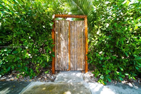 Снять в аренду квартиру в Майами, Флорида 1 спальня, 60.39м2, № 2031127 - фото 10