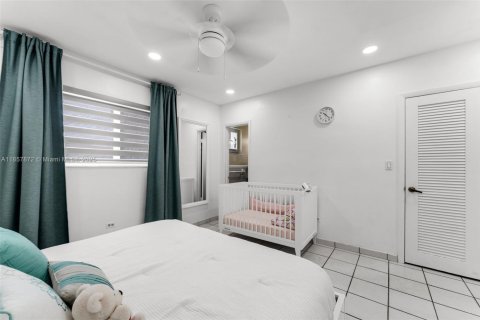 House in Miami, Florida 4 bedrooms, 152.64 sq.m. № 1881959 - photo 23