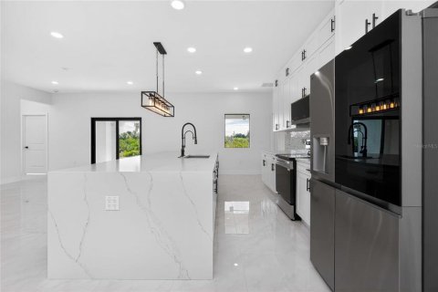 Villa ou maison à vendre à Port Charlotte, Floride: 4 chambres, 185.71 m2 № 2226836 - photo 13
