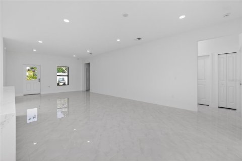 Villa ou maison à vendre à Port Charlotte, Floride: 4 chambres, 185.71 m2 № 2226836 - photo 22