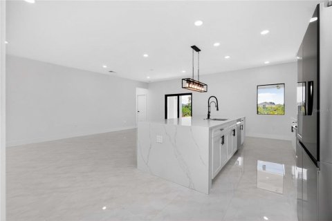 Villa ou maison à vendre à Port Charlotte, Floride: 4 chambres, 185.71 m2 № 2226836 - photo 19