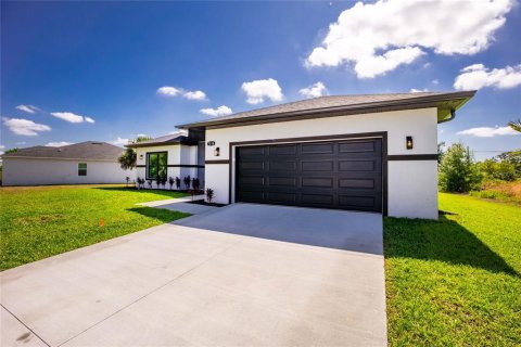 Villa ou maison à vendre à Port Charlotte, Floride: 4 chambres, 185.71 m2 № 2226836 - photo 4