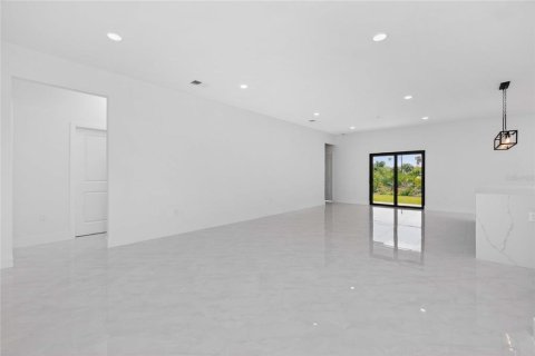 Villa ou maison à vendre à Port Charlotte, Floride: 4 chambres, 185.71 m2 № 2226836 - photo 25
