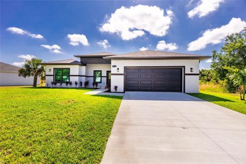 Villa ou maison à Port Charlotte, Floride 4 chambres, 185.71 m2 № 2226836