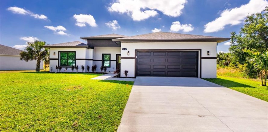 Villa ou maison à Port Charlotte, Floride 4 chambres, 185.71 m2 № 2226836