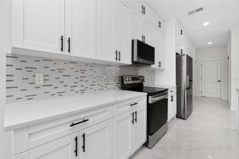 Villa ou maison à vendre à Port Charlotte, Floride: 4 chambres, 185.71 m2 № 2226836 - photo 20