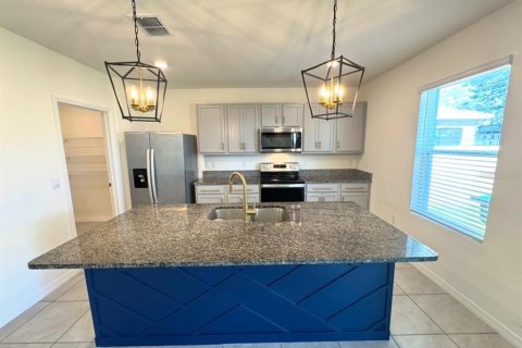 House in Zellwood, Florida 4 bedrooms, 225.94 sq.m. № 1841846 - photo 4