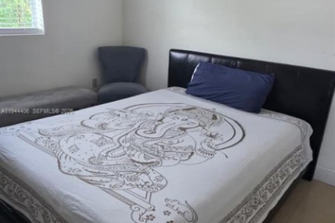 House in Fort Lauderdale, Florida 4 bedrooms, 133.41 sq.m. № 2001598 - photo 5