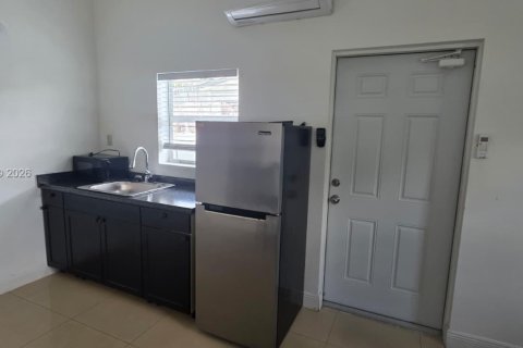 House in Fort Lauderdale, Florida 4 bedrooms, 133.41 sq.m. № 2001598 - photo 3