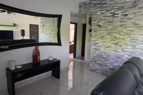 House in Fort Lauderdale, Florida 4 bedrooms, 133.41 sq.m. № 2001598 - photo 13