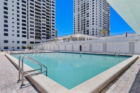 Condominio en venta en Hollywood, Florida, 2 dormitorios, 102.19 m2 № 1961577 - foto 24
