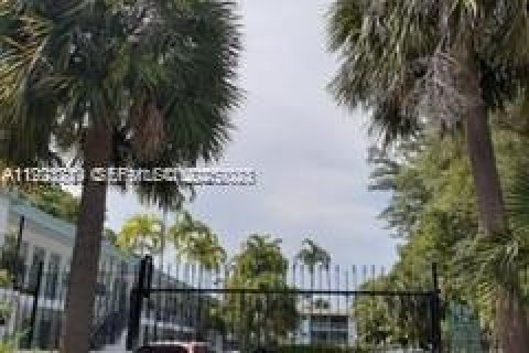 Studio à Condo à Miami, Floride  № 2082858