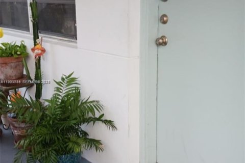 Copropriété à vendre à Miami, Floride: 33.44 m2 № 2082858 - photo 2