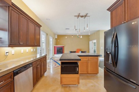 House in Eustis, Florida 5 bedrooms, 271.83 sq.m. № 1670849 - photo 23