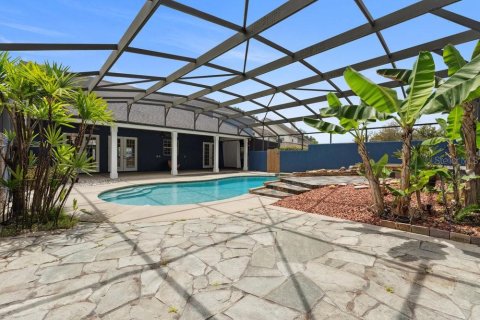 House in Eustis, Florida 5 bedrooms, 271.83 sq.m. № 1670849 - photo 3