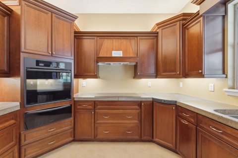 House in Eustis, Florida 5 bedrooms, 271.83 sq.m. № 1670849 - photo 21