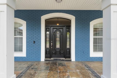 House in Eustis, Florida 5 bedrooms, 271.83 sq.m. № 1670849 - photo 8