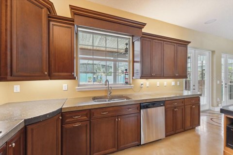 House in Eustis, Florida 5 bedrooms, 271.83 sq.m. № 1670849 - photo 22