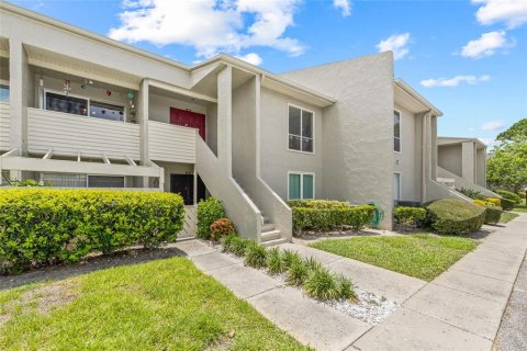 Condo in Tarpon Springs, Florida, 2 bedrooms  № 1837647 - photo 1