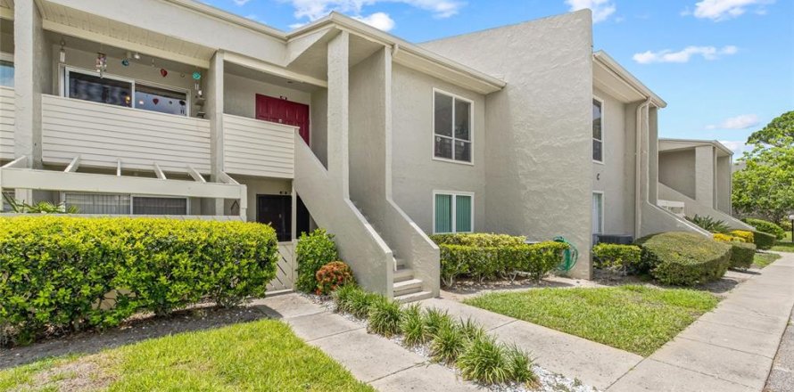Condo in Tarpon Springs, Florida, 2 bedrooms № 1837647