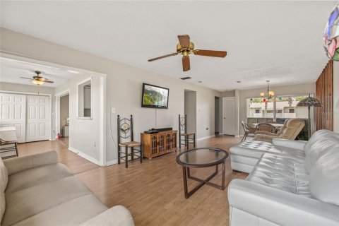 Condominio en venta en Tarpon Springs, Florida, 2 dormitorios, 91.04 m2 № 1837647 - foto 6